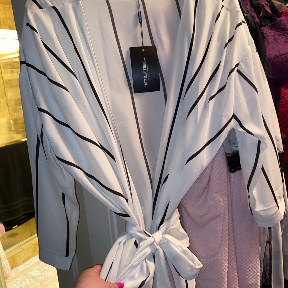 PLT plus blouse - Picture 2 of 5
